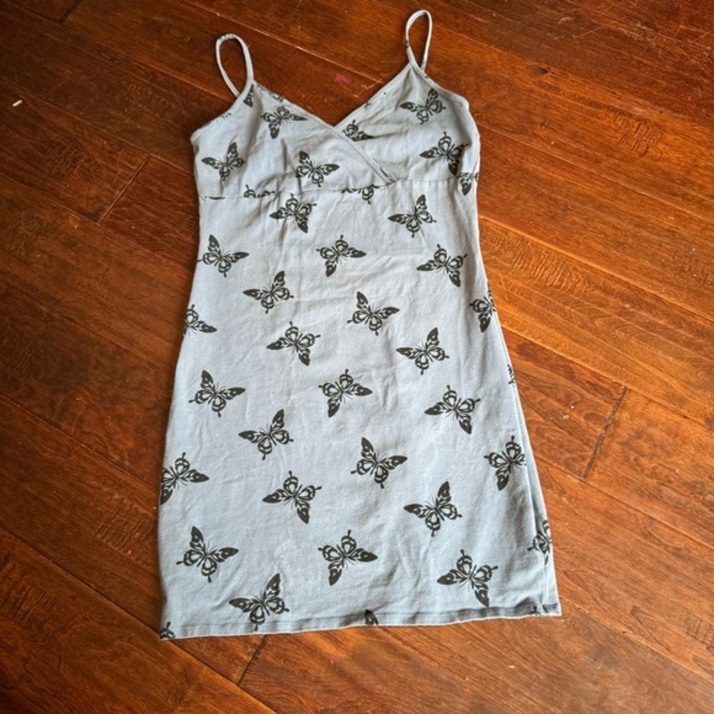 Wild fable grey butterfly graphic mini dress spaghetti straps crisscrossed chest